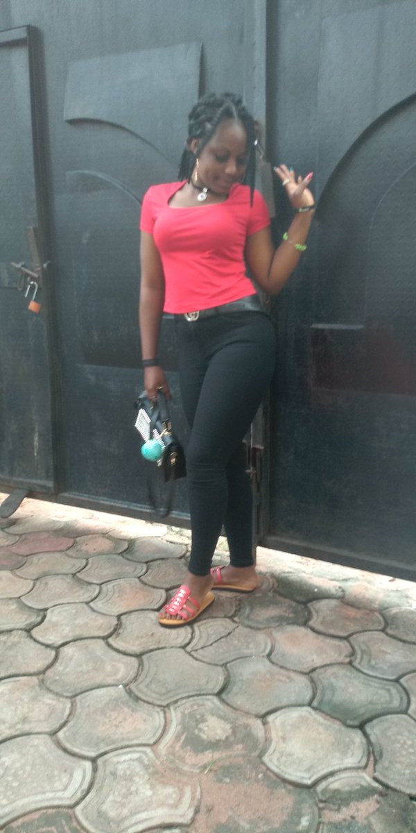 ToriahKay's tweet photo. Good afternoon sweets❤😊

What did u hear about short girls? 😒😌 https://t.co/3ZIN0mF4bm