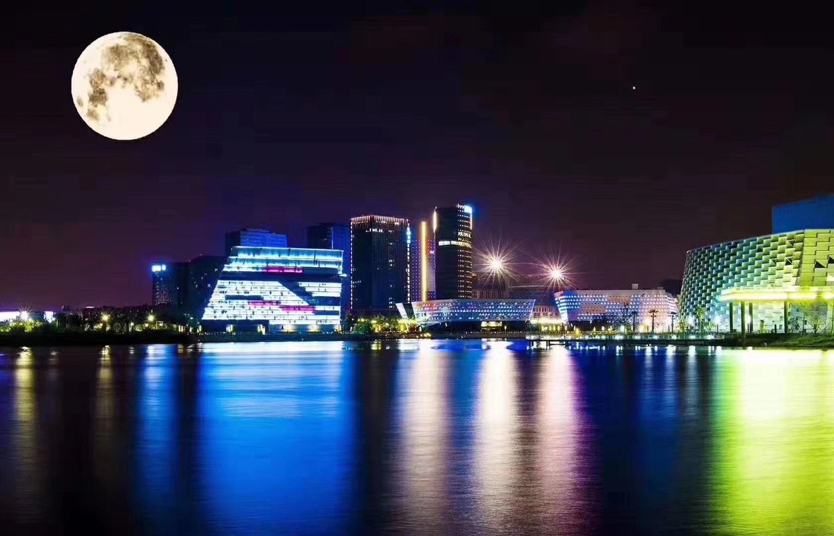 Happy Mid-Autumn Day! Wish that you go well and have a successful and bright future!