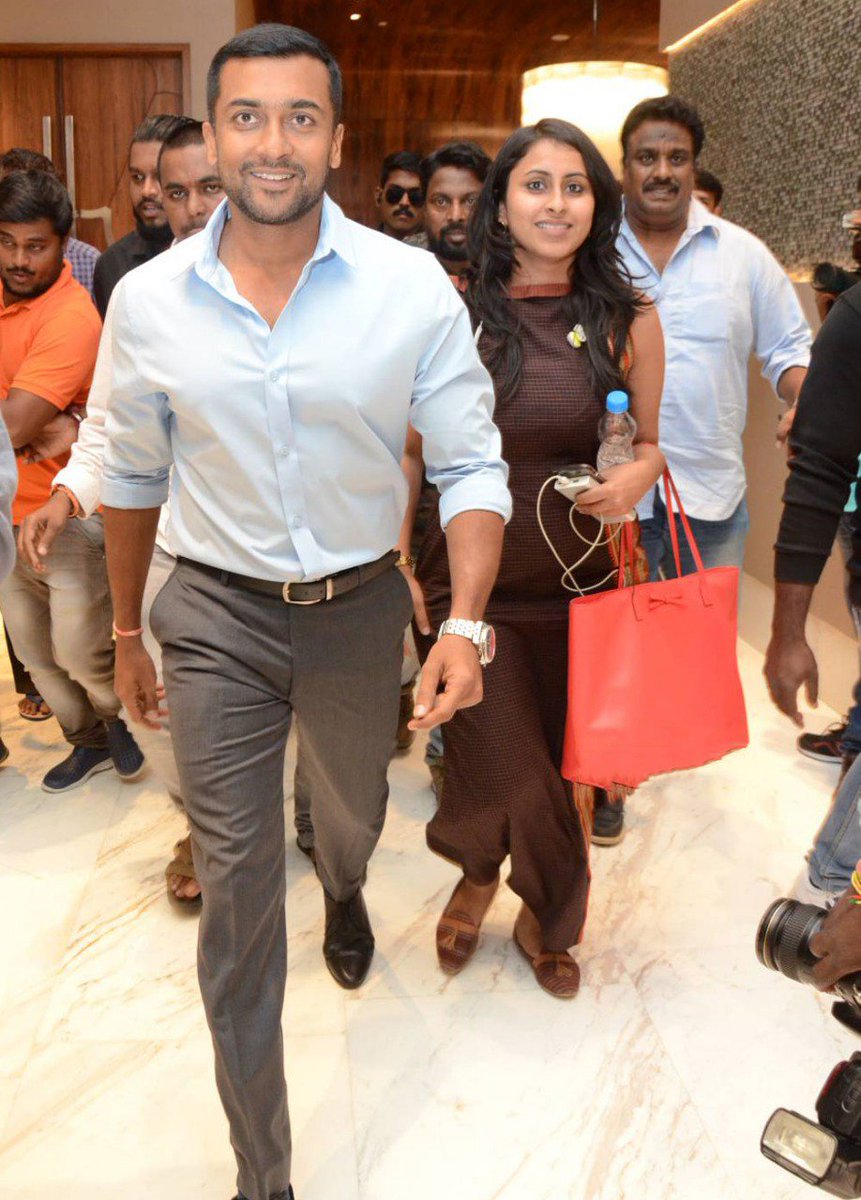 OSFC_Nellai's tweet photo. โข @Suriya_offl Anna with @vrindaprasad ๐ at yesterday's #BandobastPreReleaseEvent #BandobastFromSep20 #Bandobast #Kaappaan https://t.co/WZLc8W7W36