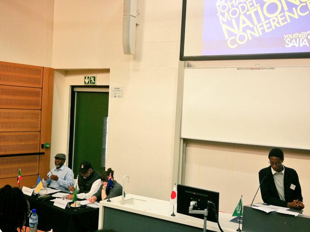 Siderop's tweet photo. #IndigenousLanguages Role and significance at @Youth_SAIIA #SJMUN UNICEF session. Adjudicators from @HSRCza @IGD_SA @SAHRCommission https://t.co/K64hPAqfgy