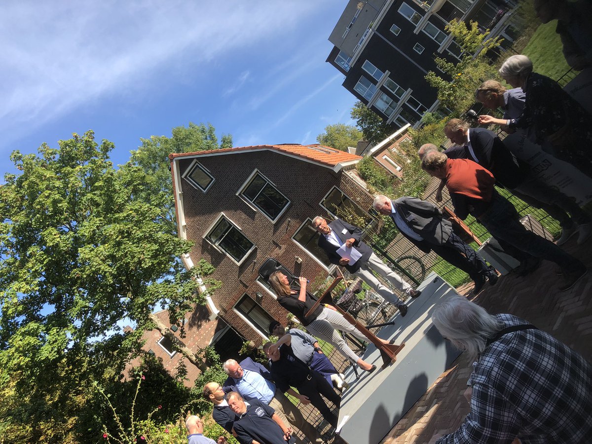 Jacqindebuurt's tweet image. Prachtige dag voor een prachtige opening van de #Stadsboerderij op het #Spijk. Wat een mooi resultaat @HurenWageningen @sHeerenLoo @Gem_Wageningen , de inzet van #StichtingStadboerderij en vele anderen.