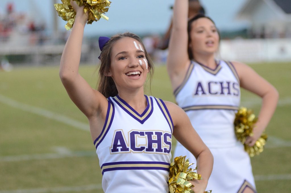 MikeTortorich's tweet photo. Ascension Catholic improves to 2-0 with a 35-22 win over visiting Riverside Friday night. @AscensionHigh https://t.co/6tZC4iVLXM