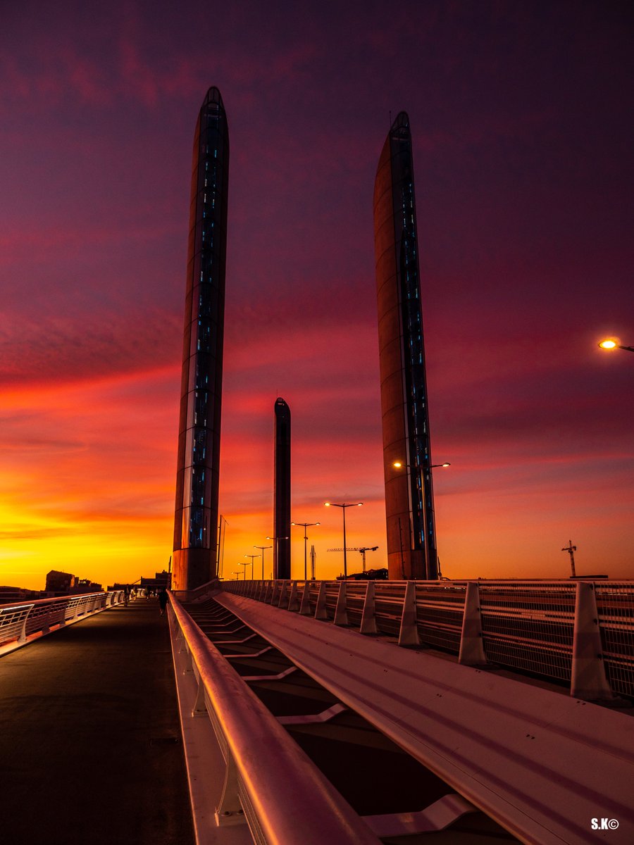 stef_kb's tweet photo. Pont Chaban-Delmas 13 Septembre 2019
@sudouest @SO_Bordeaux @Bordeaux @BxMetro @BordeauxTourism https://t.co/QNIMvsTEbX