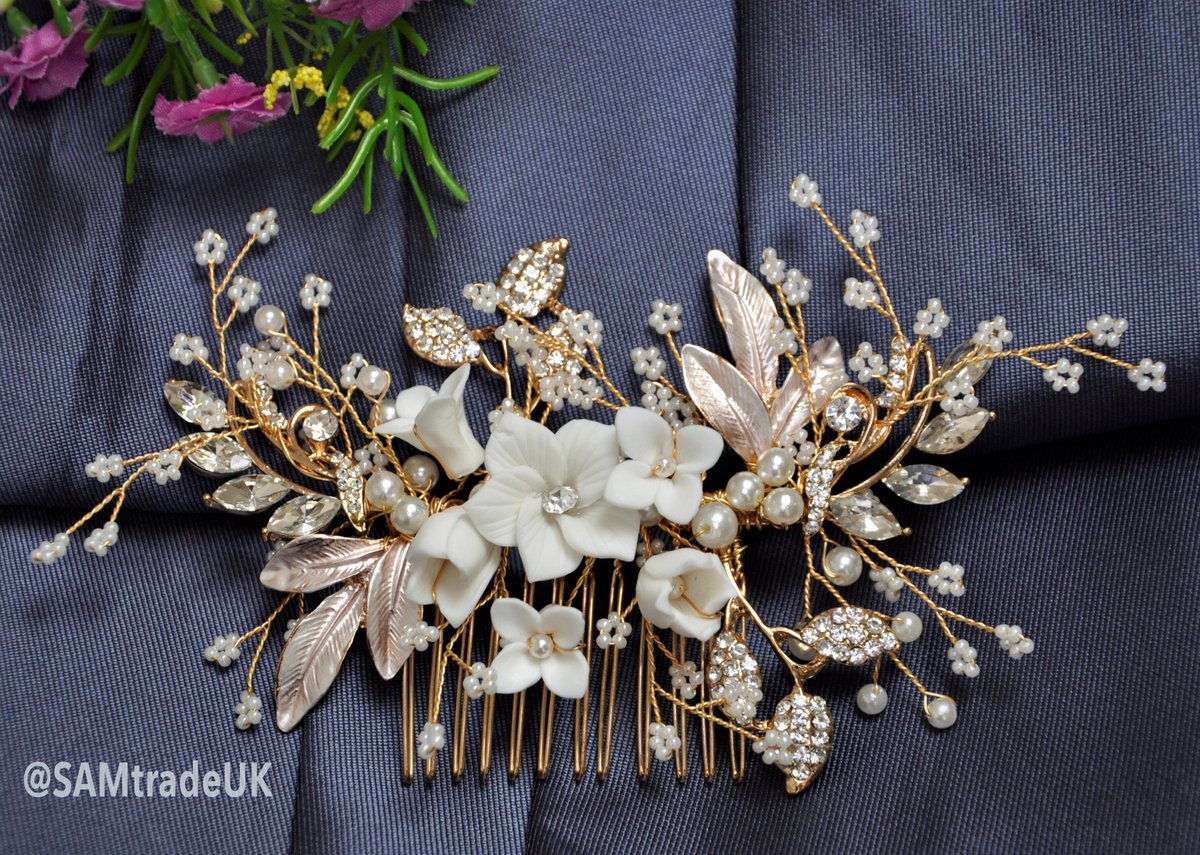 SAMtradeUK's tweet photo. We are back and happy to invite you to #review this #New addition to our #etsy shop, a luxuriously sophisticated, elegant #Handmade #BrideHaircomb
👉 https://t.co/OVlf6gKCgW
Insta 👉 https://t.co/9WZ4bWjCeK
•
#Weddings #bridesmaidhaircomb #SAMtradeUK #RT
#Like &amp; #retweet 🤝🤗
👇 https://t.co/HsOVlqA8pi