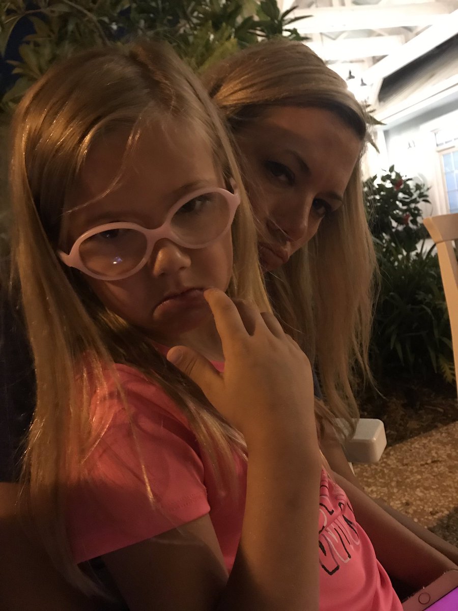mdbmreid's tweet photo. Checked out and waiting for our magical bus to the airport! Everyone is so happy this morning!!! ๐ #EarlyFlightHome https://t.co/I8QdhfNGId