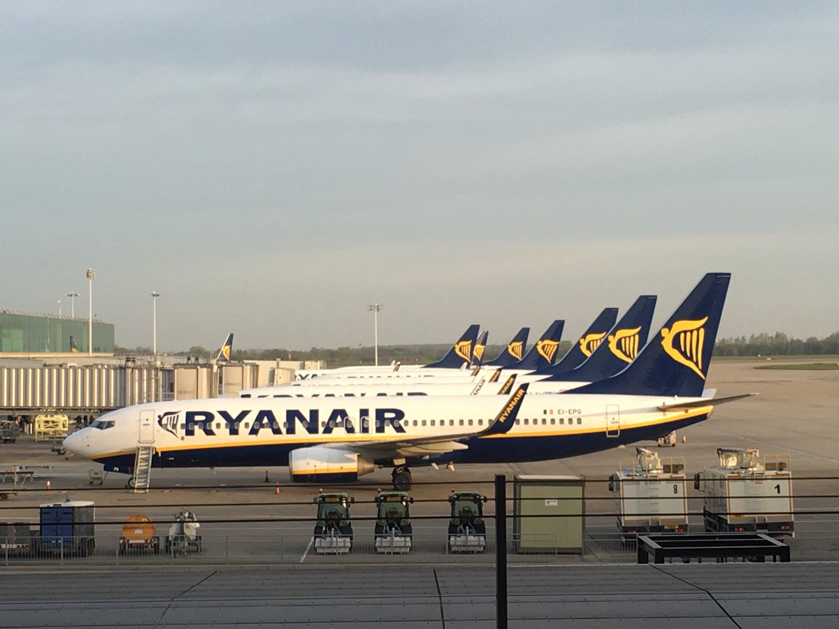 Passengers at Stansted are reporting they've been told of a major systems failure at Ryanair check-ins across Europe.

At Stansted, some depatures are up to 4 hours late - some arrivals have been delayed by around 2 hours currently (1030am)

#HeartNews
