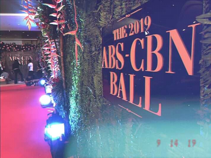 LOUnaticsCavite's tweet photo. The Venue

LOUDRE ShinesAtABSCBNBall | @louyanong https://t.co/uzpTvf6fOt