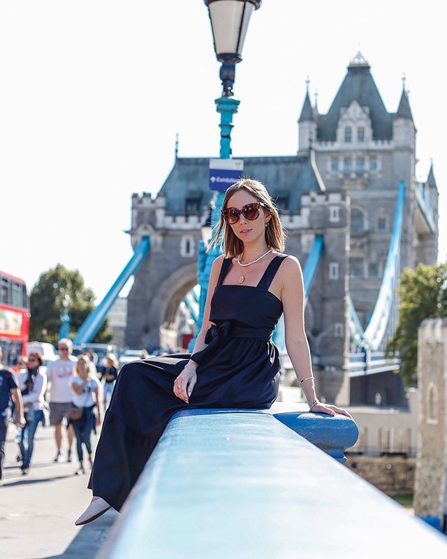 laurakassab's tweet image. ✨🇬🇧 Which movie do you remember? ( ) 007, ( ) Brannigan, ( ) Harry Potter , ( ) The Mummy Returns, ( ) Bridget Jones Diary, ( ) Sherlock Holmes.
⚡️ De quais desses filmes vcs lembram da Tower Bridge?
📸 @arianalimaim 
#lauraKlondon #lauraKviaja #statu… ift.tt/30mlcne