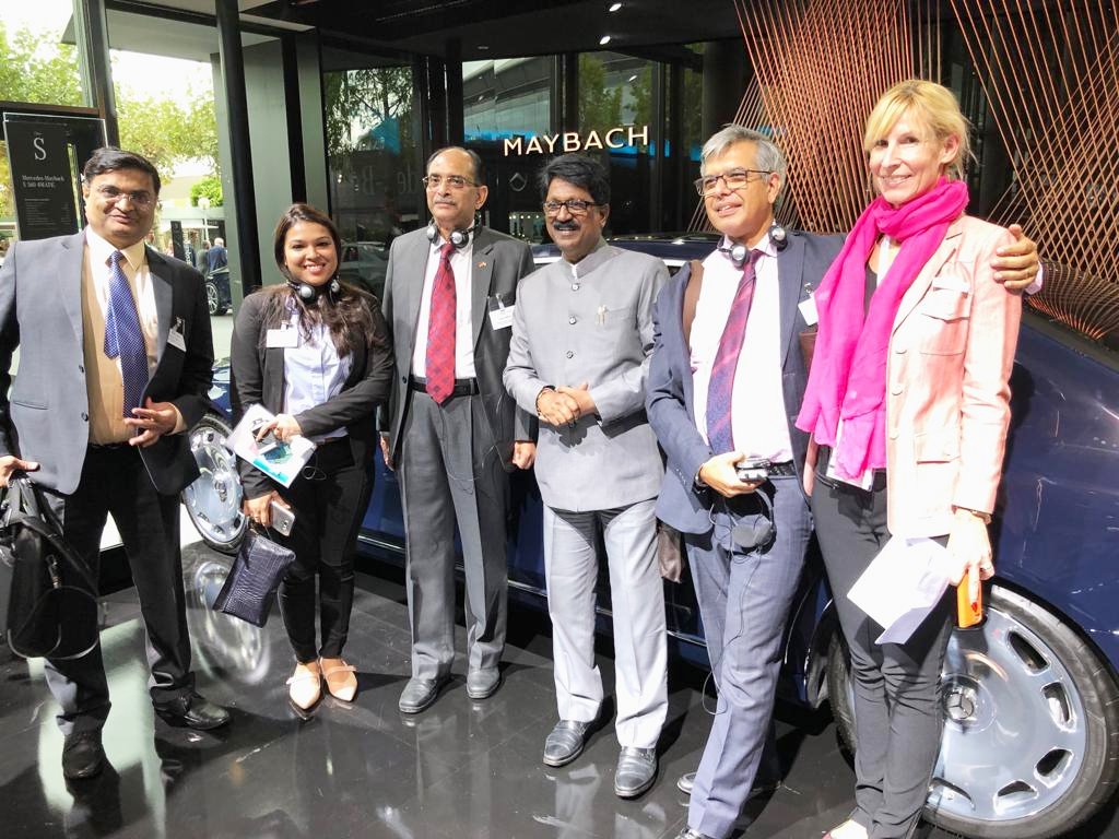 AGSawant's tweet photo. Addressed the gathering of auto lovers,industrialists, professionals & experts on the occasion of'#IAA 2019 India Day' as chief guest at the world-renowned Auto Show #IAA2019 #DrivingTomorrow. @PMOIndia @ShivSena @AUThackeray @PIB_India @MEAIndia @siamindia @ACMAIndia @VDA_online https://t.co/U33L6I7sxM