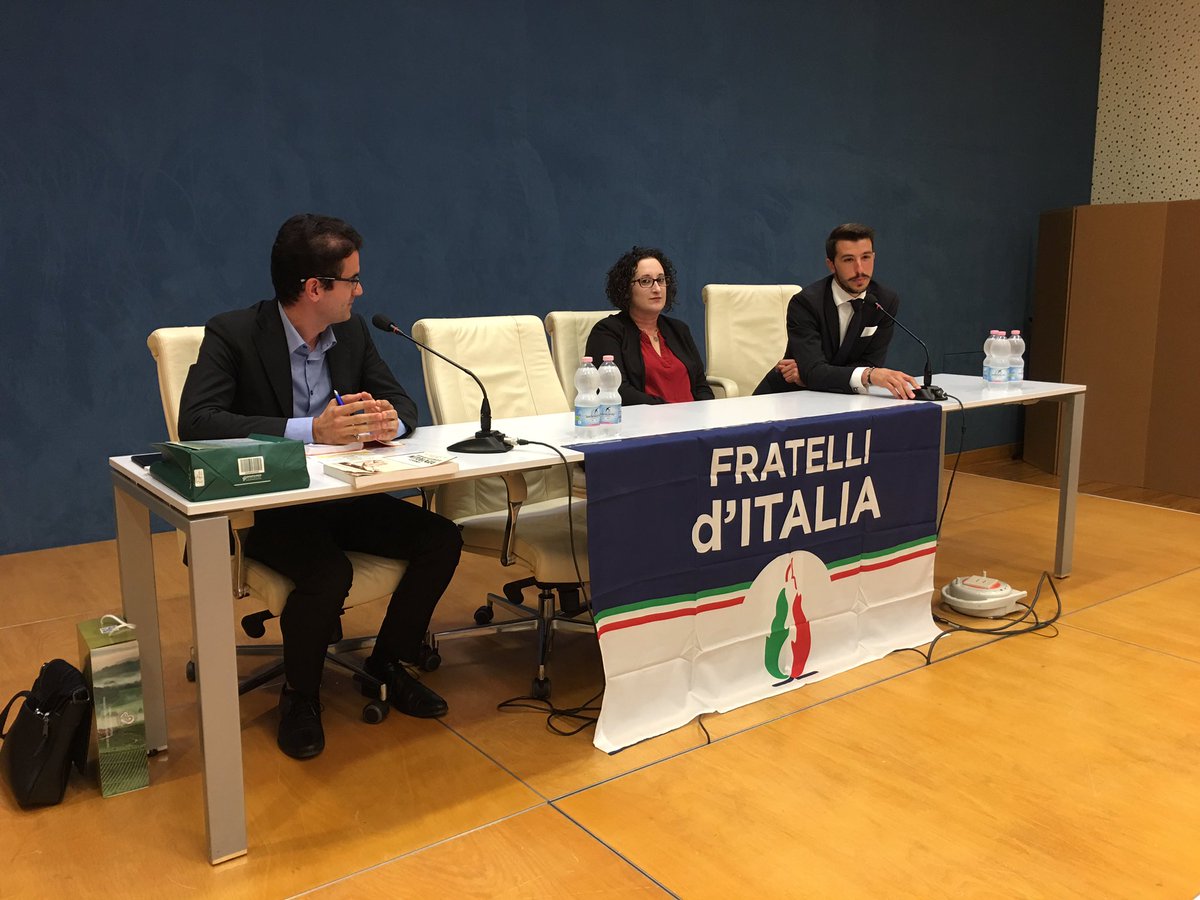 DonazzanElena's tweet photo. Ora a Valdobbiadene, al convegno “Autonomia e Patriottismo Comunale” promosso dall’Associazione Amo il Veneto e Fratelli d'Italia.

#FratellidItalia #AmoilVeneto #Autonomia #PatriottismoComunale #efficienza #responsabilità #sovranitànazionale #Valdobbiadene https://t.co/e71dCMWRFO