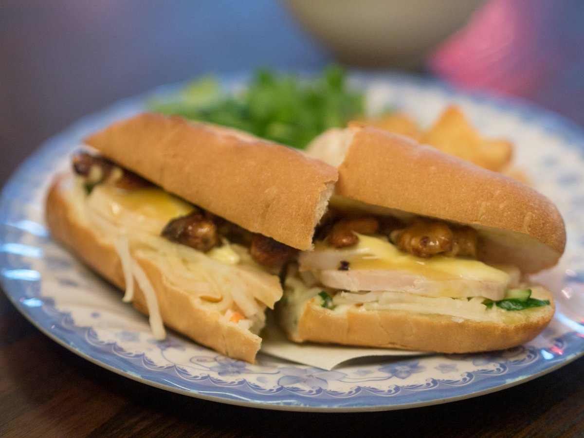 Dot Hostel Nagano パクチー好きにおすすめな ベトナム料理屋チャオゴン 駅近でアクセス良し フォーとか ベトナムのサンドイッチ バインミーうましです 価格もリーズナブル 長野市 ランチ Dot Hostel Nagano パクチー好きにおすすめな ベトナム料理屋チャオゴン 駅近でアクセス良し フォーとか ベトナムのサンドイッチ バインミーうましです 価格もリーズナブル 長野市 ランチ