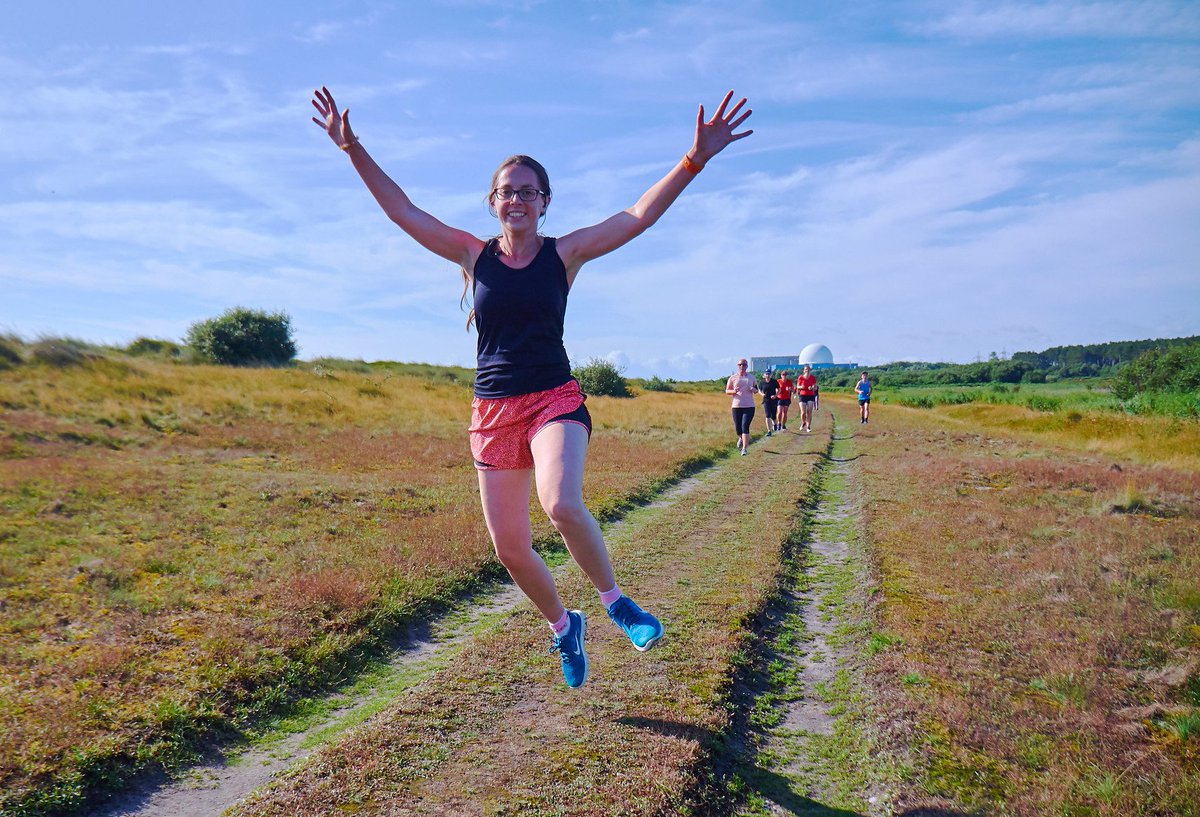 Hands up if you came to parkrun this morning! ✋🏿 🔄 Retweet if you walked, jogged or ran ❤️ Like if you volunteered Then we'd love to hear your stories and see your #parkrun pics below as always! 🌳 #loveparkrun