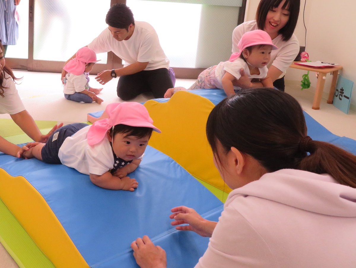 croire1986's tweet photo. クロワール保育園みやぎのです🍓
不安と期待で迎えた運動会でしたが、子どもたち一人���とりの頑張りで素晴らしい運動会となりました😆！ご家族様と一緒に参加し、会場にたくさんの「笑顔の花」が咲いていたことを本当に嬉しく思います🌼
ご参加頂きありがとうございました😄
#クロワール保育園みやぎの https://t.co/UIT9PKQDjy