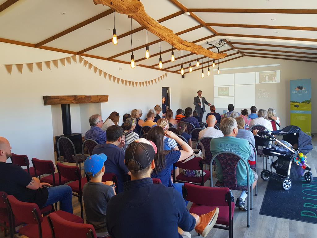 LocalFoodFinder's tweet photo. First up in The Lambing Barn at @Priory_Farm, Ian Jones from @LLLHillHouse and Christian Armstrong for @thesaltboxuk. Next up at 11.30am, Jack Sturgess (aka @BakeWithJack). All the talks are free and tickets can be picked up at the gate.
https://t.co/QCpdvQcktZ #LocalFoodBritain https://t.co/Q39vCMdIrt