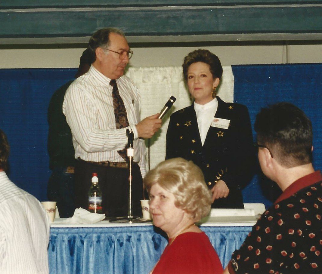CassieJFox's tweet photo. #TBT 1996 or 95' @ The BiLo Food Expo-My Mentor & Friend: The Late Billy Powell & Cassie J. Fox @ The PA Booth-Leslie Ad Agency Lots Of FUN & Laughter working with Billy-Witty & Funny,Learned alot. #GreenvilleSC #BiLO #BillyPowell #Broadcast #WFBCTV #Radio #GreenvilleSC https://t.co/3YBNhhgzPO