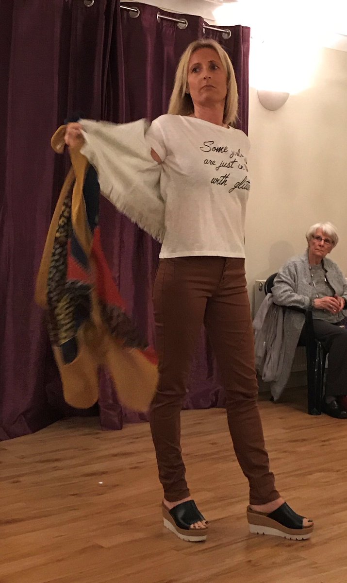 ReInventionRoom's tweet photo. £100 raised last night at our #CaptainTortue #Styleshow #stirling @alloutally @BrainTumourOrg @bloodwise_uk @bowelcanceruk great cause 💁💃👍 https://t.co/XcAF9OjPcB