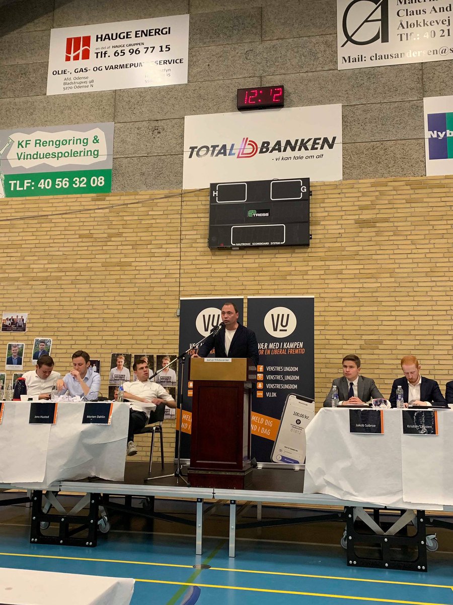 .<a href="/aahlers/">Tommy Ahlers</a> er dagens hovedtaler på  landsstævnet hos os liberale løver i <a href="/VUngdom/">Venstres Ungdom</a>. Visionært, inspirerende og jordnært som altid. Vi er glade for, at han har lagt vejen forbi til weekendens absolut vigtigste politiske topmøde! #dkpol #vuls19