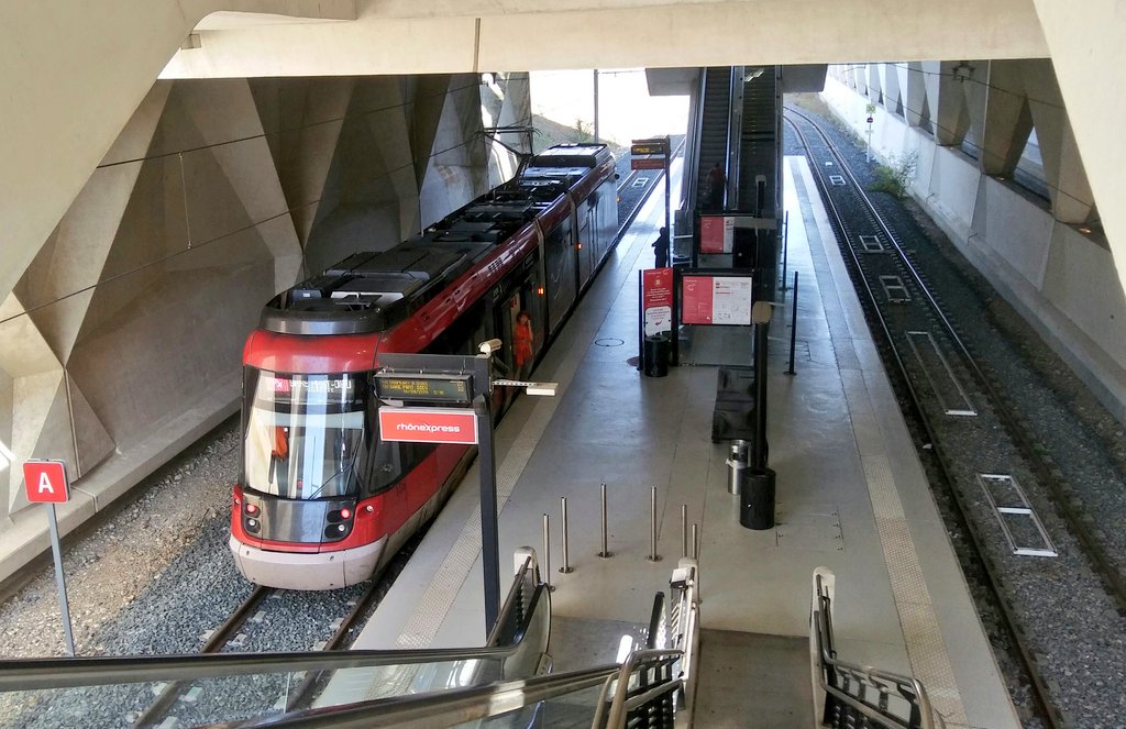 _wrzlbrnft_'s tweet photo. Lyon-St-Exupéry... #rhoneexpress https://t.co/DcNJolwuYG
