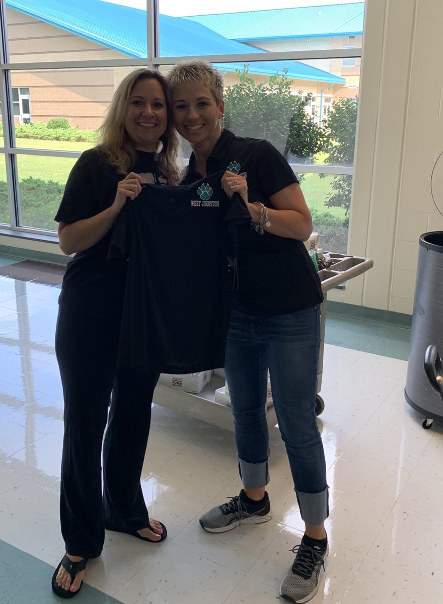 jenwswartz's tweet photo. What a great Friday morning at @WjhsNc!! We started with #seniorsunrise and then came in to celebrate staff. Who doesn’t love a new Wildcat polo! 🐾🎉🎁 #lovemywildcats #westjrocks https://t.co/WqnfK2eHpA