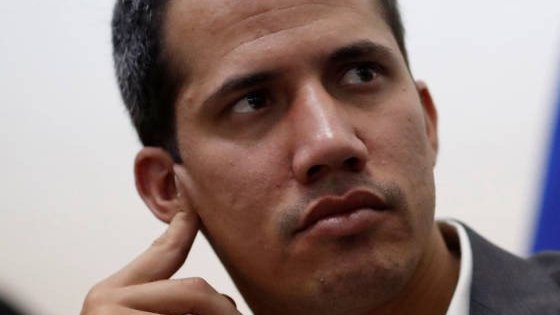 🇻🇪 🙄 @jguaido📣De nuevo a ver, la pregunta es 'Como ellos obtienen estás Fotos? A pues, miren' es decir , como ellos obtienen estás fotos...🙄 😬😬🙄Vergacioóóóøn este es una joya de la literatura📚 😬🙈😂 #VenezuelaDiceNoALaGuerra #LealesSiempreTraidoresNunca #YLasFotosSon