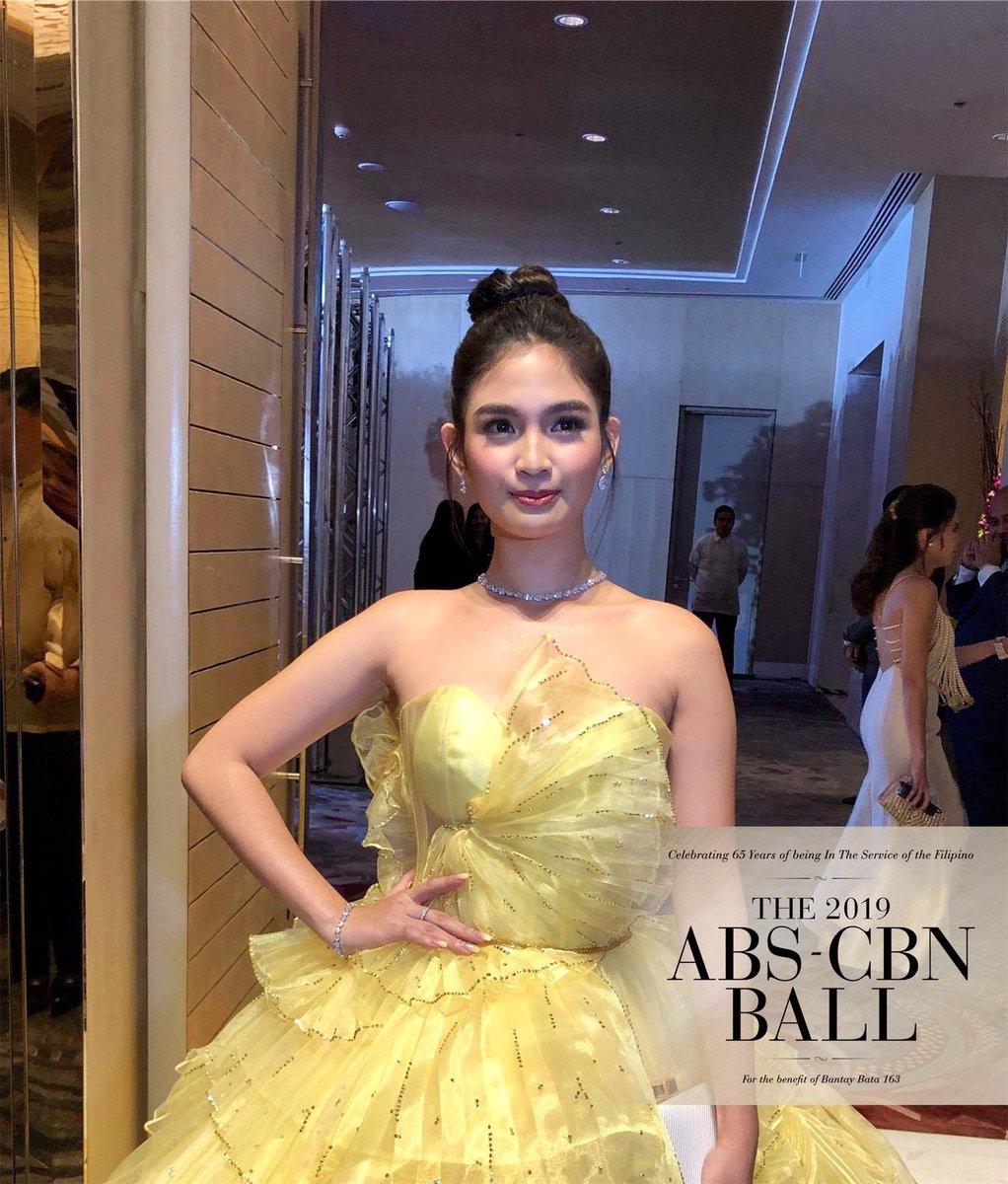 ABSCBN's tweet photo. Look at how fabulous Heaven Peralejo is! This look suits her well! Do you want more #ABSCBNBall2019 photos? Log on to https://t.co/rzqW49cZGJ https://t.co/V7ZvCvae01