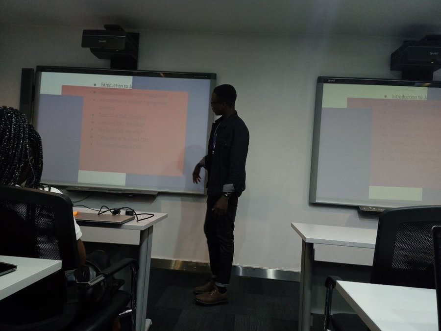 iambolajiayo's tweet photo. Gave a talk today @JAMstackLagos on "Harnessing the power of the JAMstack with a Headless CMS" ✨
Glad to see amazing devs come together to explore and learn about the JAMstack.
#JAMstackLagos https://t.co/GUV2Z9zlVQ