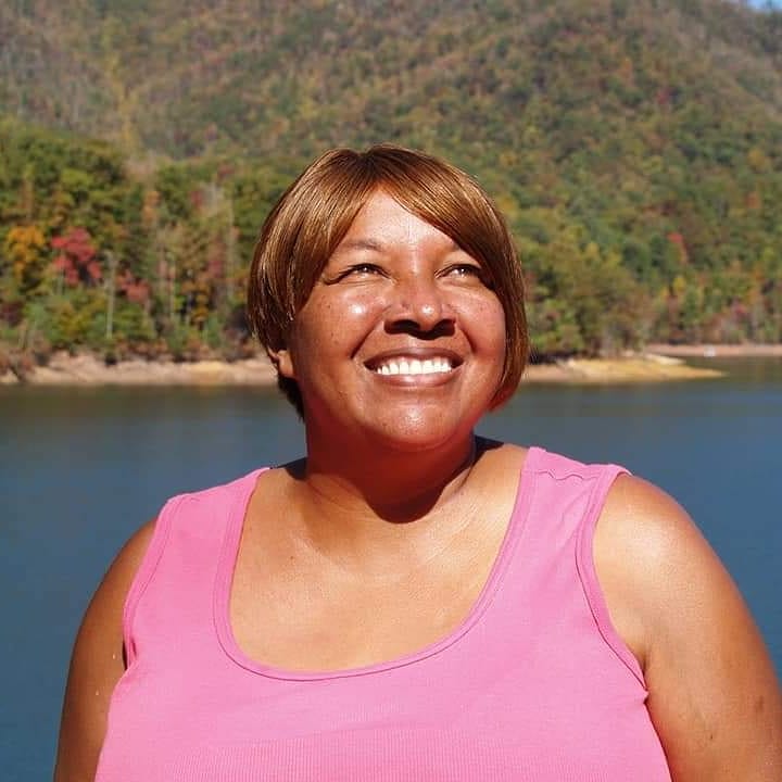 shamilto's tweet photo. She would've turned 62 today.. I miss her so much!! Happy Birthday momma. #salliesdaughter #missmymomma #shemademe https://t.co/gd0ccdhB3o