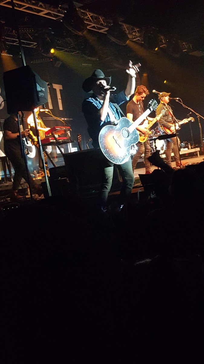 lilielalonde's tweet photo. Ok. St-tite last night was the most intense show experience of my life ! We dance, we scream, we sang our lives: today my whole body hurt, i lost my voice !! But i would do it all over again. Be back soon ! @BrettKissel #fwst https://t.co/xMhFrfOPM0