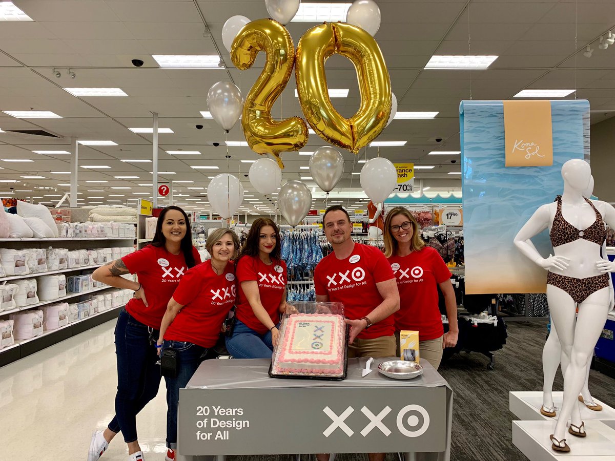 DrzymalaStephen's tweet image. Had so much fun with the #Target20 launch today! Love this team! ❤️🎯 #targetstyle #designforall  #target @Target @Cynthiagallo7 @aldenkooken @CCasarez1 @VisualMiami