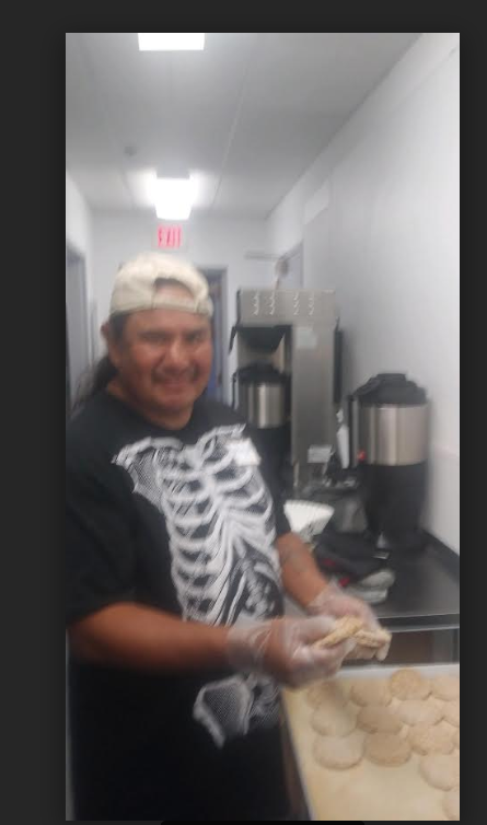 MinistriesLa's tweet photo. After working 8 hours in the heat yesterday, sleeping on the streets last night, Arthur woke up at 5 am and rode his bike to "Otherside Ministries" where Rev Jason Taylor took him to Without Walls Church to assist in preparing their meal for the homeless this morning. https://t.co/DBqLY7Dlgy
