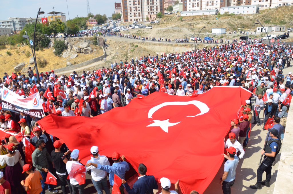 SirnakBel's tweet photo. Teröre lanet yürüyüşü
#Şırnak ❤️ https://t.co/UdCb4LKY7T