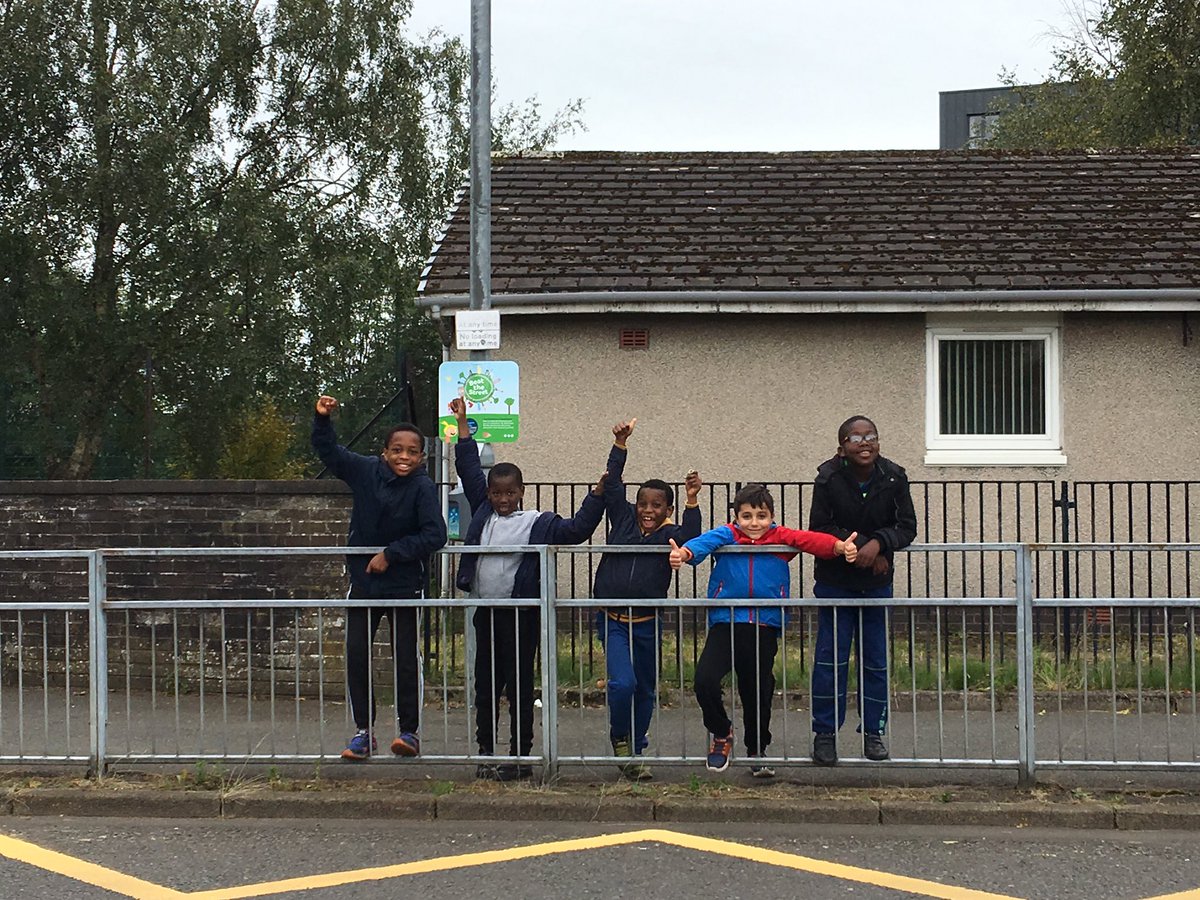 bookuey's tweet photo. @BTSGlasgowCity @GlasgowCC Out and about today tapping for @St_Mungos_Pri  We may not be able to win, but its fun tapping em boxes! Come on out @St_Mungos_Pri lets play for fun #beatthestreet https://t.co/9xodBhhoHT