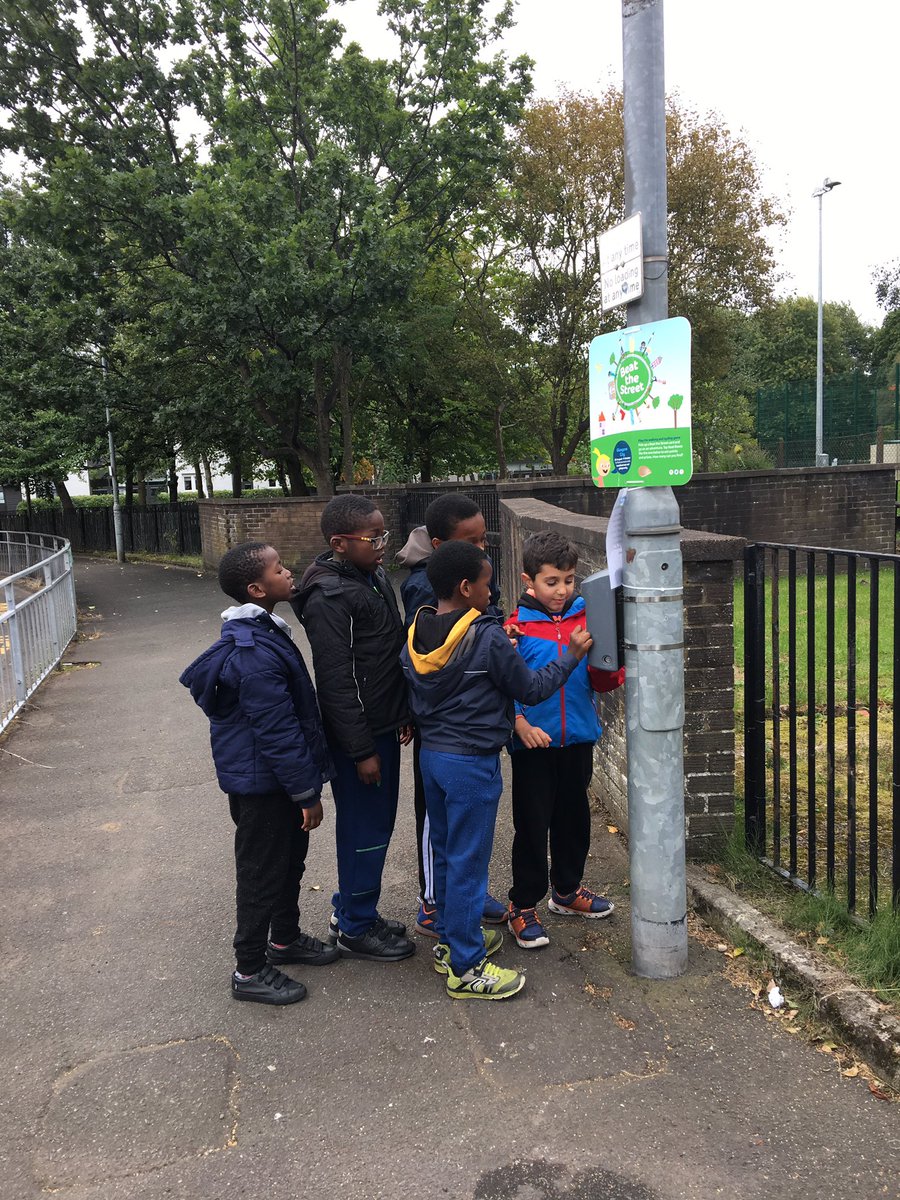bookuey's tweet photo. @BTSGlasgowCity @GlasgowCC Out and about today tapping for @St_Mungos_Pri  We may not be able to win, but its fun tapping em boxes! Come on out @St_Mungos_Pri lets play for fun #beatthestreet https://t.co/9xodBhhoHT