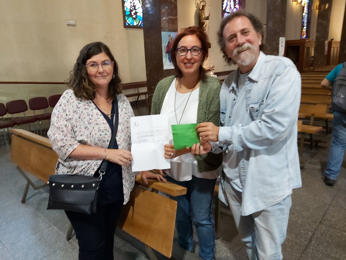 Entrega de donativo por parte salesianos cooperadores de Barakaldo para <a href="/ProyectoSuriya/">ProyectoSuriya</a> en Madrid. Muchas gracias. <a href="/SalesianosSSM/">Salesianos SSM</a> <a href="/salesbaraka/">SALESIANOS BARAKALDO</a> <a href="/SantiDominguezf/">Santi Dominguez</a>
