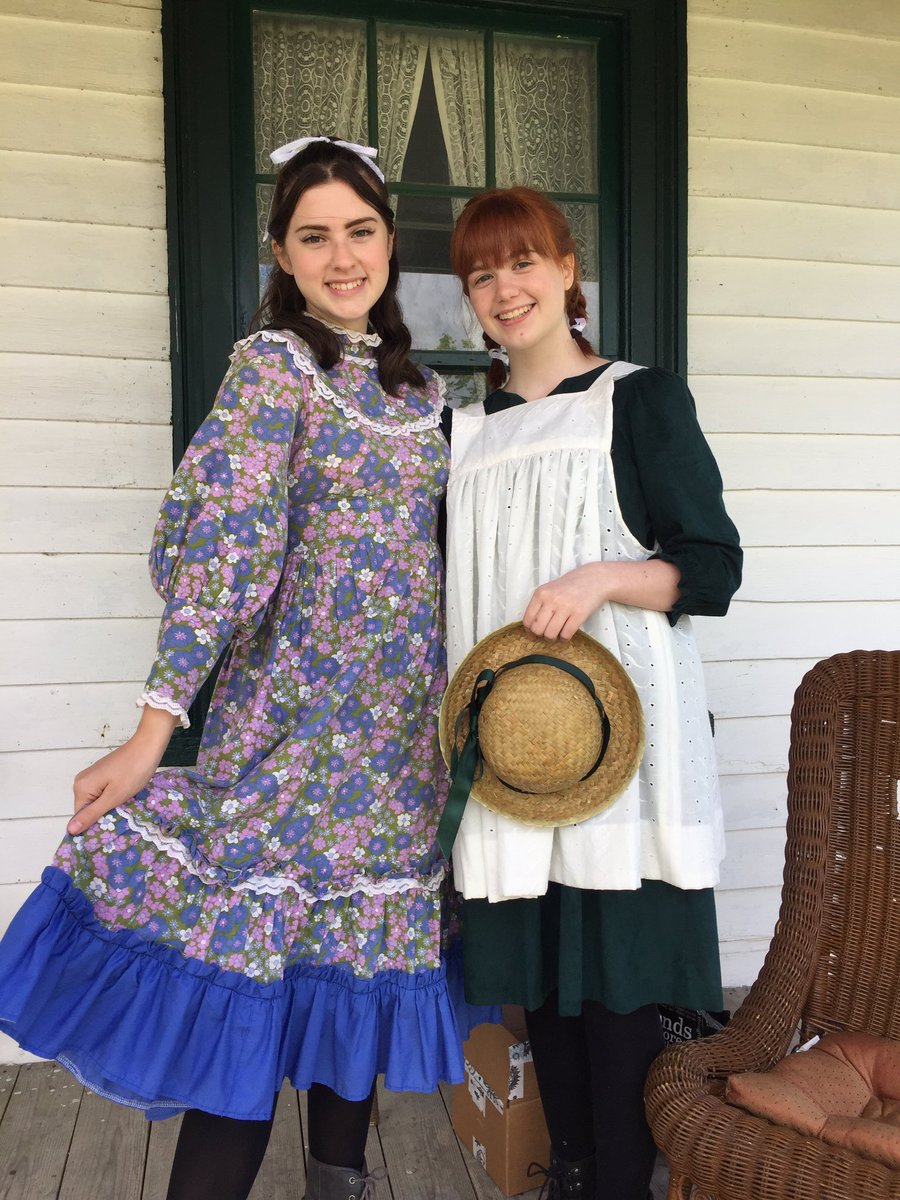 rmpslc's tweet photo. Hanging with Anne of Green Gables and her kindred spirit Diana @ the Harvest Festival at Georgina Pioneer Village @TheQVPlayers https://t.co/nWQVNkmRdQ