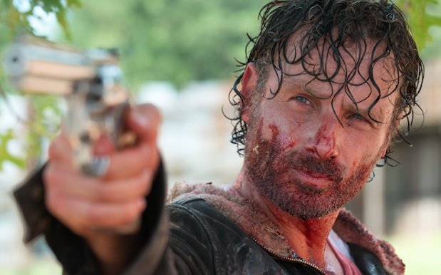 Happy 46th birthday to Andrew Lincoln! 

THE WALKING DEAD just isn t the same without him... 