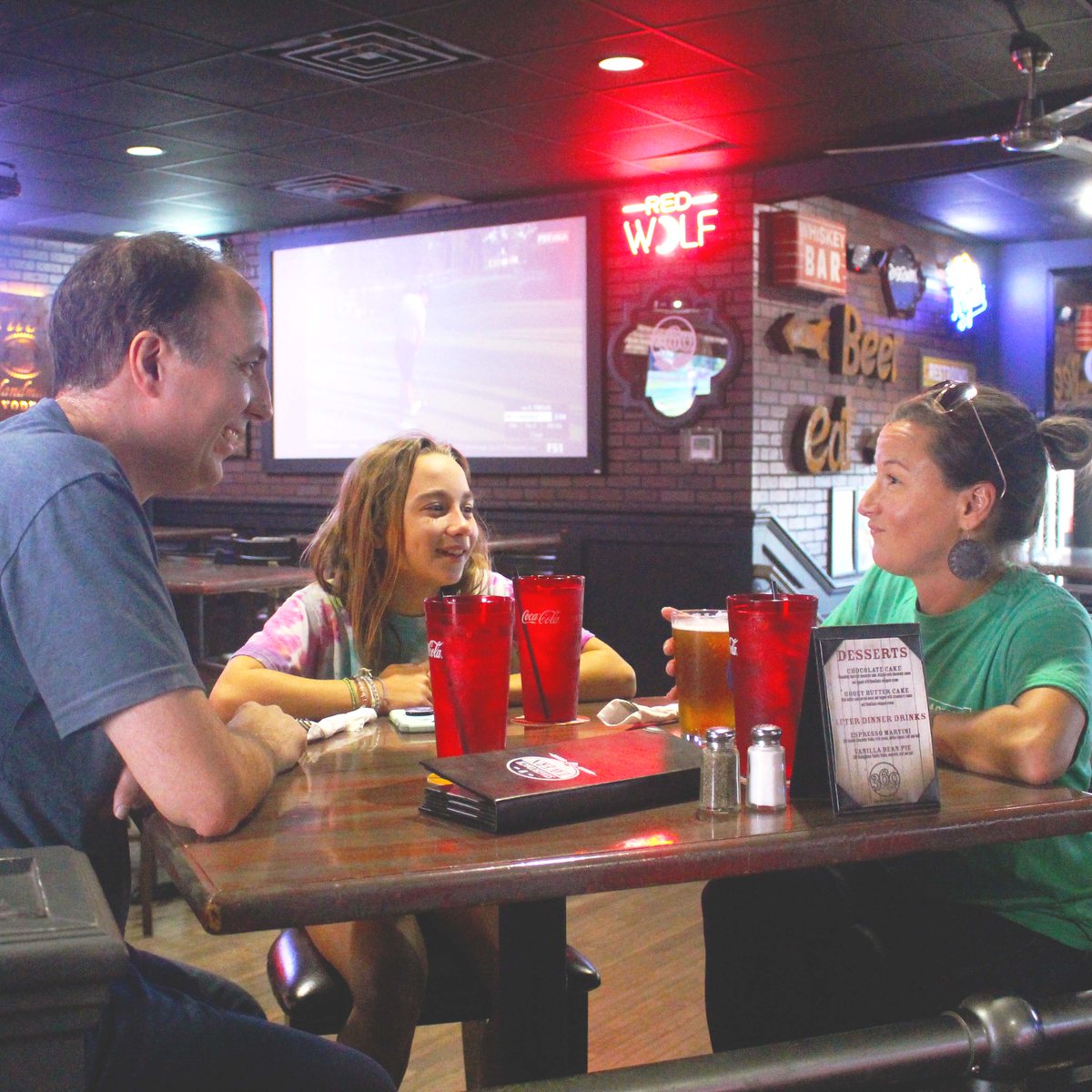 StagecoachTave1's tweet photo. Start your Family Fun Night off with dinner at our place! We'll cook -- you bring the board games! #Stagecoachtavern #restaurantandbar #localpub #Overlandpark #Saturdayvibes #belocal #familyfun #Saturdayfun https://t.co/ZwyYqPbp6F