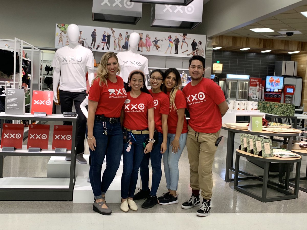 Another successful launch with these amazing people! #XXO #projectplatinum <a href="/SMbodwam/">Sam Mbodwam</a> <a href="/RioStephii/">Stephanie Rios 🎯</a> <a href="/IrisJeune/">✨Ice✨</a> 🎯