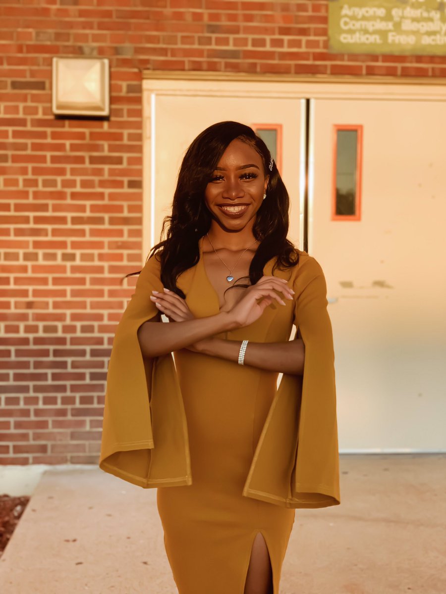 speakingofkira's tweet photo. Inauguration 🧡🐍 https://t.co/ogr4agM7EH