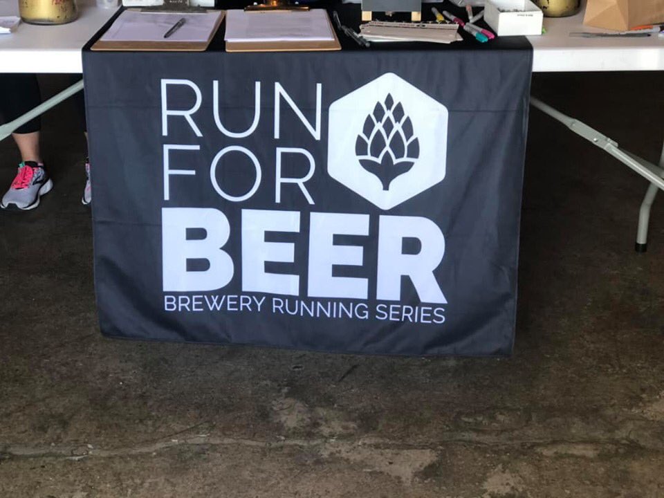 IndyCraftBrew's tweet photo. It’s running 🏃🏃🏻♀️time
Follow these ladies they are doing great things! Indiana Brewery Running Series today @IndianaCityBeer
#LetsGo
#WeWillSurviveAndDrinkBeerLater🍺
#ComeToTheNextOne https://t.co/rWMpQ4doaw