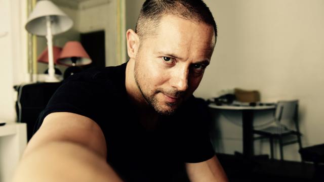 Attention changement d'horaires, le showcase de Manau <a href="/SweetFmRadio/">Sweet FM</a> est déplacé de 18h à 19h30 en raison d'un problème de transport <a href="/FoireduMans/">FoireduMans</a>