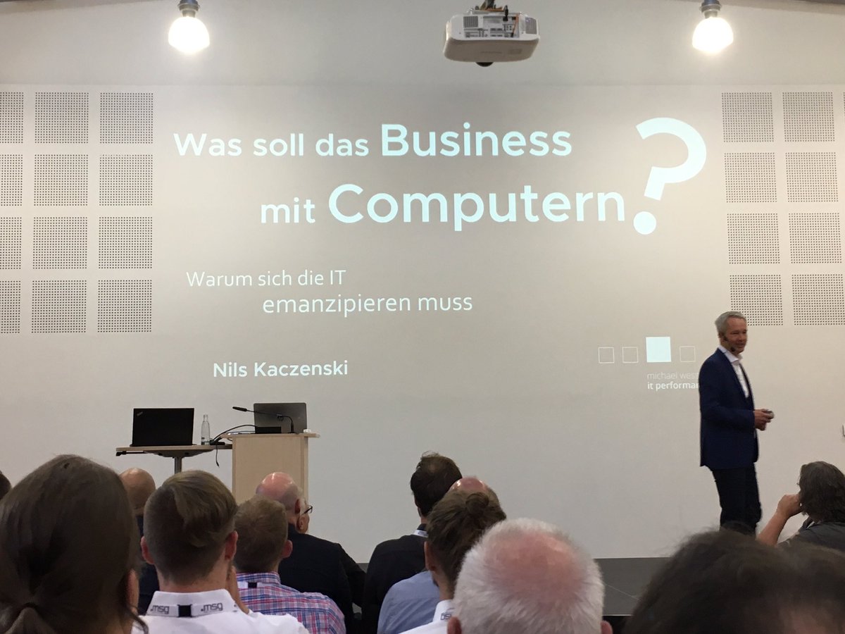 henningstell's tweet photo. closing session: „Warum sich die IT emanzipieren muss“ mit Nils Kaczenski @cimlingen #cimlingen https://t.co/CpWPuLGjrS