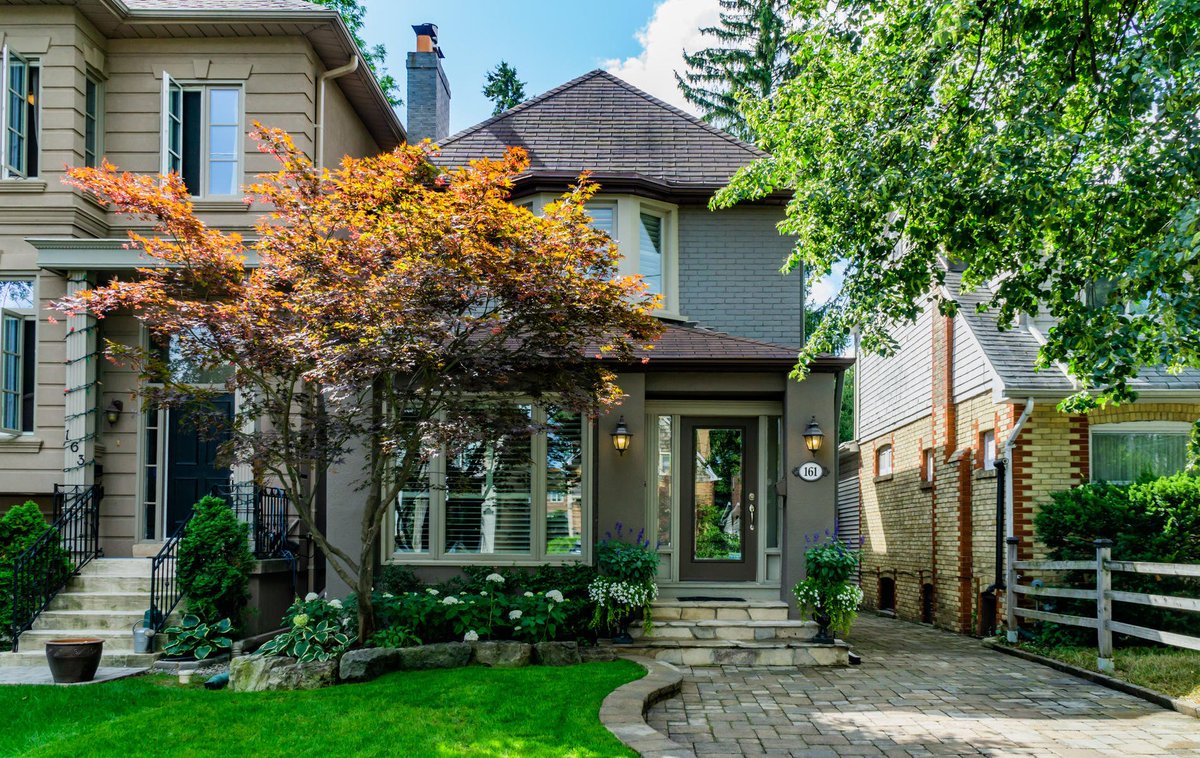 bel_lelli's tweet photo. 3 Open Houses - 161 Glenforest Rd. Sat/Sun 2-4pm, 26 Buckingham Cres. Sat/Sunday 2-4pm; 187 Roe Ave. today only 2-4pm #openhouseToronto #LawrenceParkhome #toprealestateteam #detachedhomeforsaleLawrencePark https://t.co/eylFhetxvN