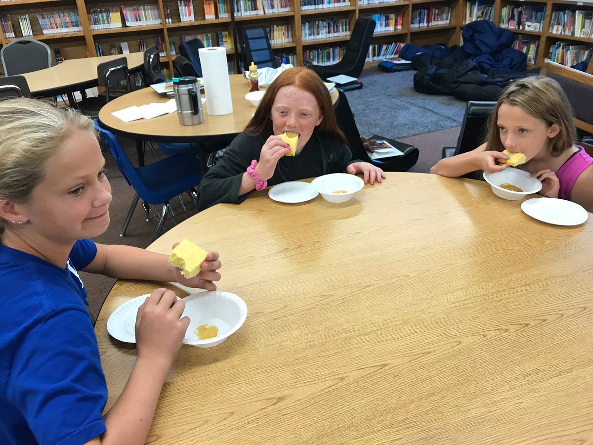 westylibrary's tweet photo. Connecting with our Novel Studies story through our stomachs! @WestyElemSchool #SignoftheBeaver  #cornbreadandhoney https://t.co/baXRnZuPuo