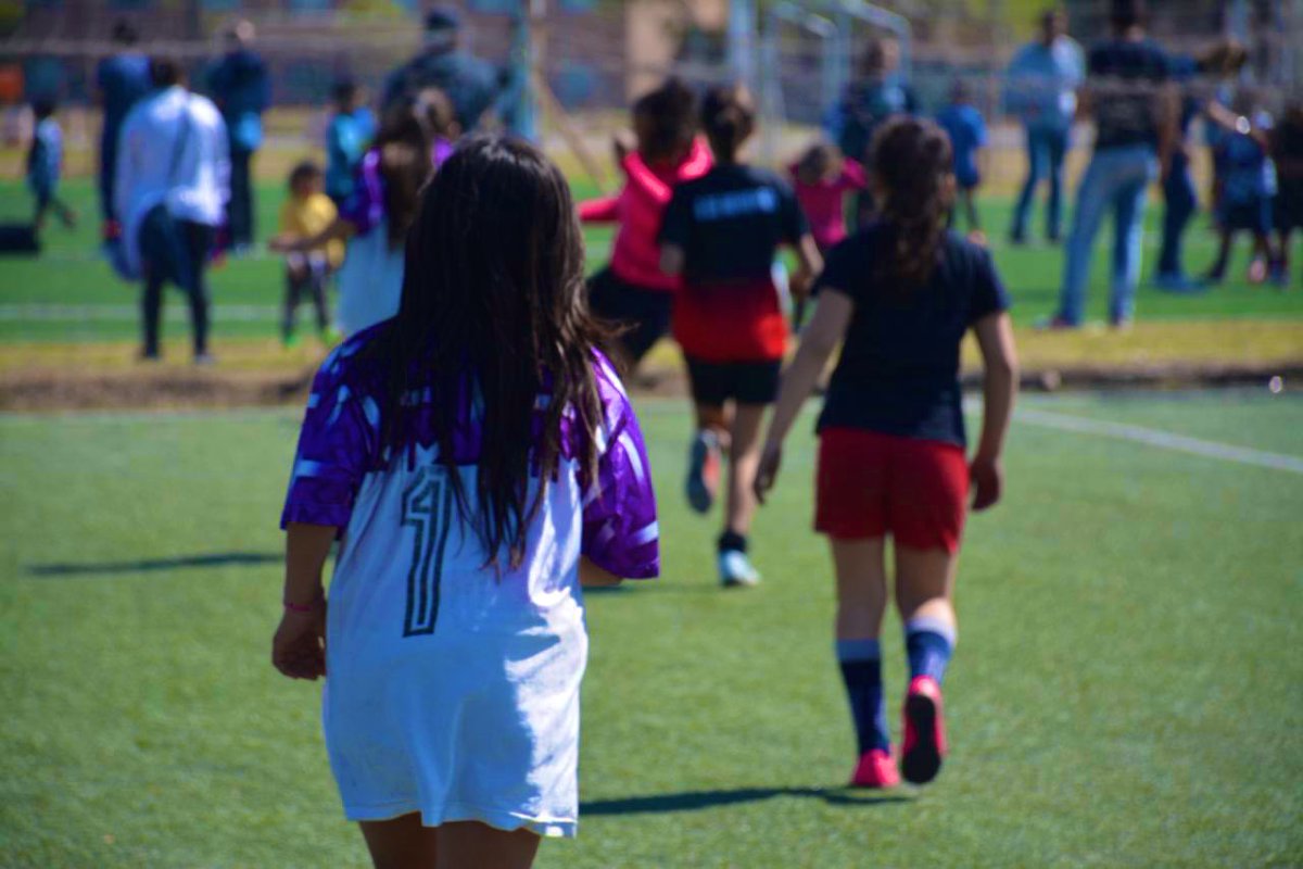 ramonjmestre's tweet photo. Sábado con ☀️, ideal para que los chicos y las chicas disfruten de nuestra Liga Municipal de Fútbol infantil. 🥅 Me encanta venir a verlos jugar y divertirse. ⚽️
#AcaEstamos con los equipos de la zona del CPC Argüello. https://t.co/S0jP5xIx4K