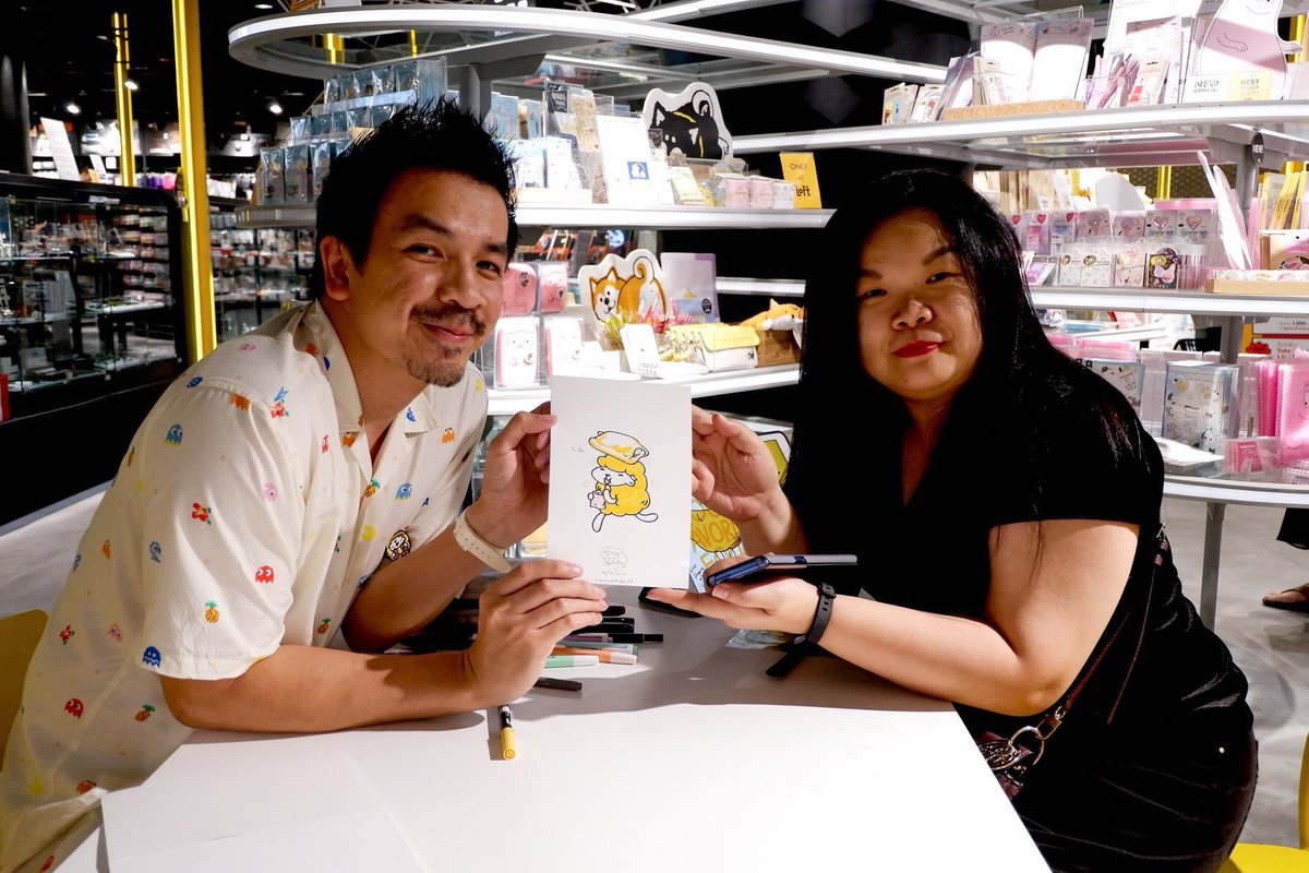 loftbangkok's tweet photo. เก็บความสนุกและประทับใจกลับบ้านกันไปแบบฟินๆ ❤ กับกิจกรรม ‘Live Drawing’ จาก Creator ‘คุณป๊อป’ เจ้าของคาร์แรกเตอร์ ‘Shew Sheep’
#ShewSheep #LiveDrawing #FromCreator #WhatsYourFavoriteFood #GetFreePremiumGift #OnlyatLoft #Loft #LoftBangkok https://t.co/tVjeK14lw2