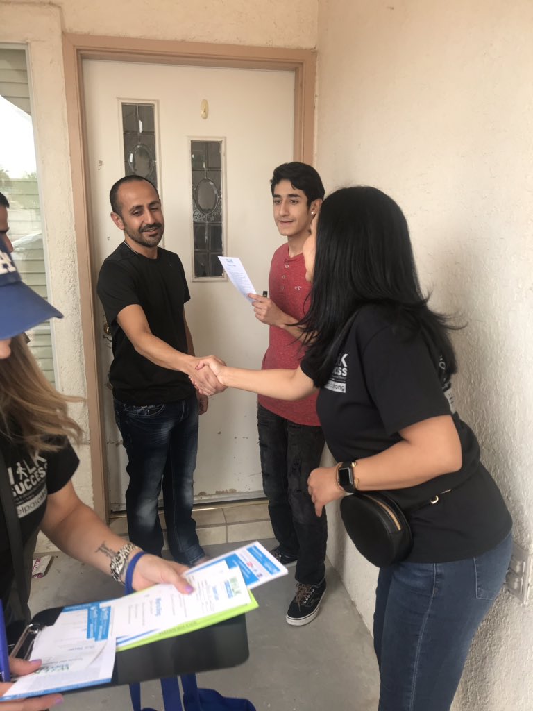 FGerardo_PHHS's tweet image. 🤩Welcome back to #TeamSISD Arturo🤩#WalkforSuccess @WClarke_MS @MCooper_ES @CCraft_ADM @Americas_HS #blazernation