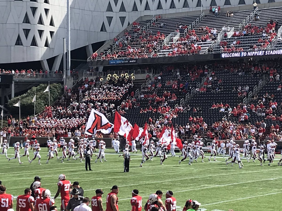 Cathy_Ham1's tweet image. Wi be a Wiami fan? Go Bearcats ❤️😻🖤 #learnhowtospell