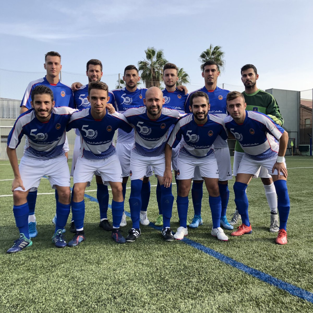 CFCubelles's tweet photo. #2CAT3
FONTSANTA-F. - CUBELLES

⏱ 1’ | 0-0 | Arranca el partido en Cornellà.

#CFCubelles #FontsantaCubelles https://t.co/QchJxkG3Wm