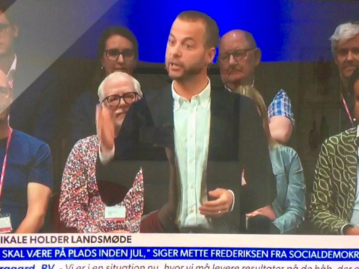 Lars Køhler (@larskohler) on Twitter photo “Nu skal vi have Danmarks grønneste finanslov”!
<a href="/oestergaard/">Morten Østergaard</a>’s tale på <a href="/radikale/">Radikale Venstre</a>’s landsmøde flyder nærmest over af stålsat vilje til grøn handling!
Det faen’me opmuntrende!
#dkpol #dkgreen #rvlm19 “Nu skal vi have Danmarks grønneste finanslov”!
<a href="/oestergaard/">Morten Østergaard</a>’s tale på <a href="/radikale/">Radikale Venstre</a>’s landsmøde flyder nærmest over af stålsat vilje til grøn handling!
Det faen’me opmuntrende!
#dkpol #dkgreen #rvlm19